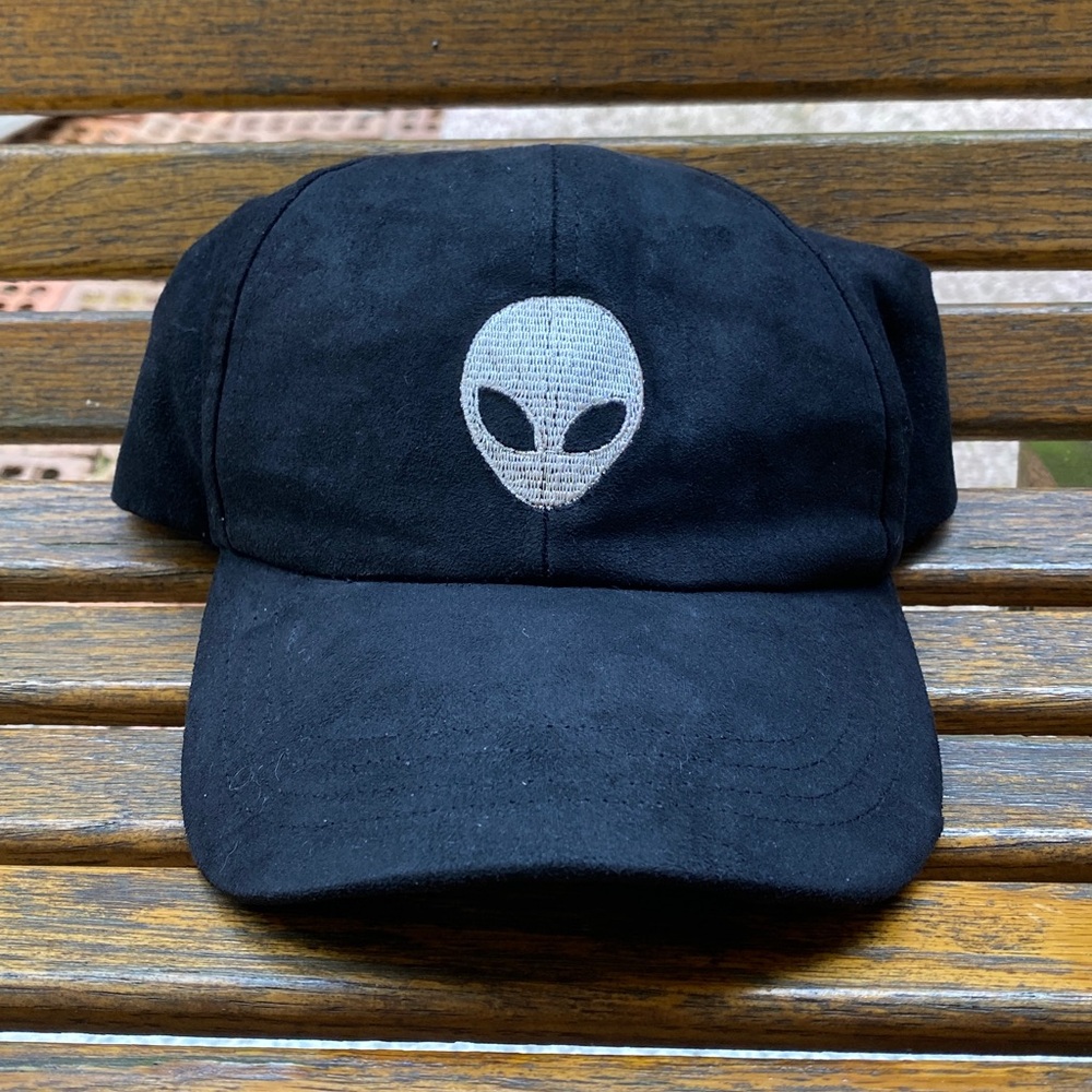 Black Alien Logo Cap Adjustable Back Strap Full 6… - image 1